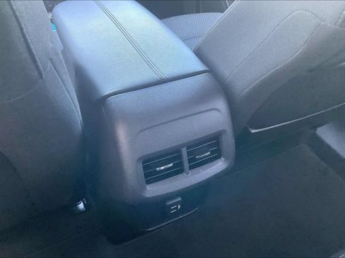 Used 2024 GMC Terrain SLE w/ Driver Convenience Package FWD image 10