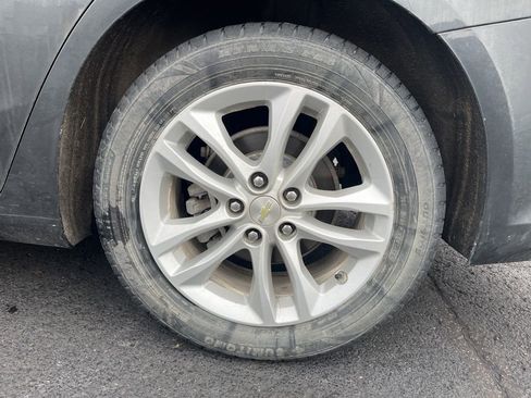 Used 2016 Chevrolet Malibu LT image 10