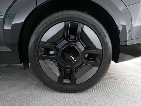 Used 2024 Kia EV9 GT-Line AWD/4WD image 9