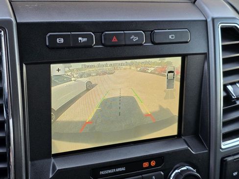 Used 2017 Ford F250 XLT w/ XLT Premium Package AWD/4WD image 12