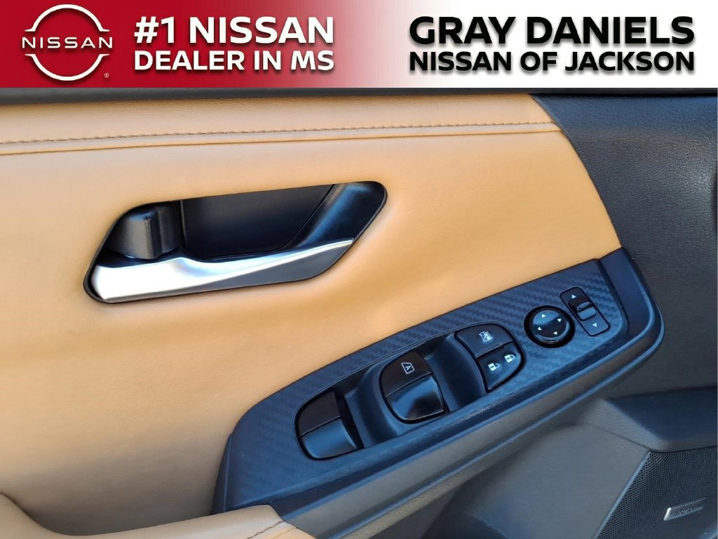 Used 2024 Nissan Sentra SV w/ SV Premium Package FWD image 10