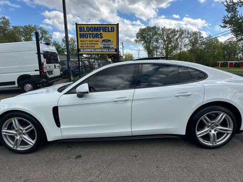 Used 2018 Porsche Panamera 4 AWD/4WD image 8