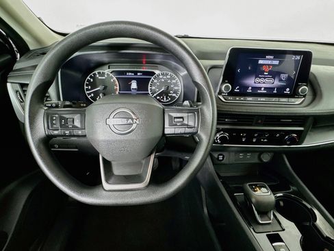 Used 2025 Nissan Rogue S FWD image 10