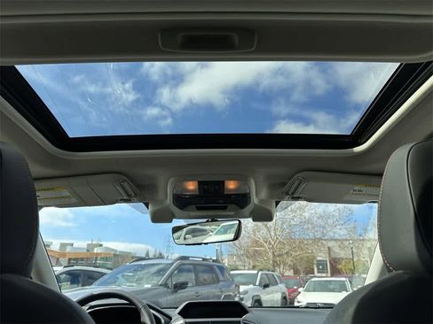 Used 2023 Subaru Crosstrek 2.5i Limited w/ Moonroof Package image 13