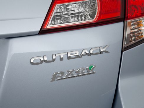 Used 2014 Subaru Outback 2.5i Limited w/ Moonroof Package AWD/4WD image 60