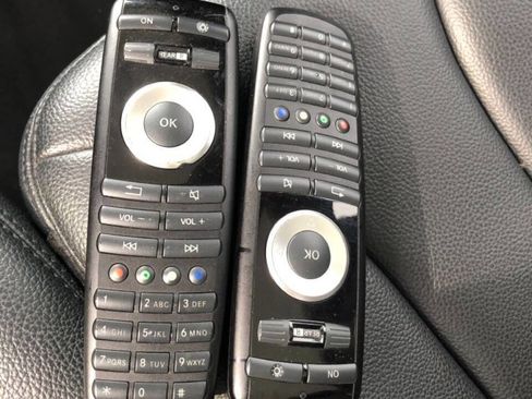 Used 2009 Mercedes-Benz R 350 4MATIC w/ Premium 1 Pkg image 12