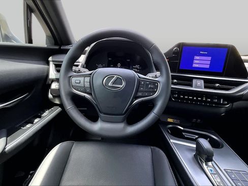 Used 2025 Lexus UX 300h FWD image 6