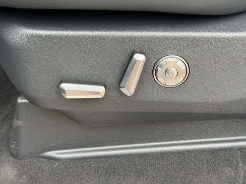 New 2025 Lincoln Navigator L Reserve w/ Jet Appearance Package image 28