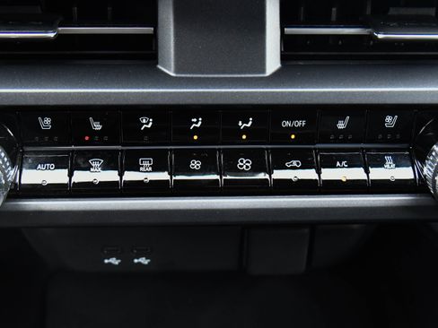 Used 2024 Acura ZDX A-Spec image 28