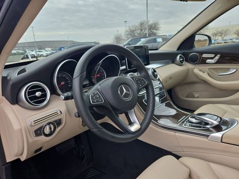 Used 2015 Mercedes-Benz C 300 Sedan image 2