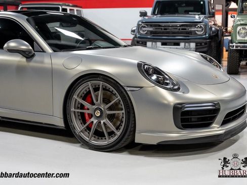 Used 2018 Porsche 911 4 Coupe AWD/4WD image 34