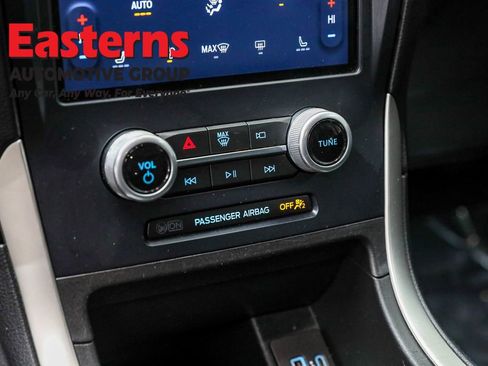 Used 2023 Ford Edge SEL image 19