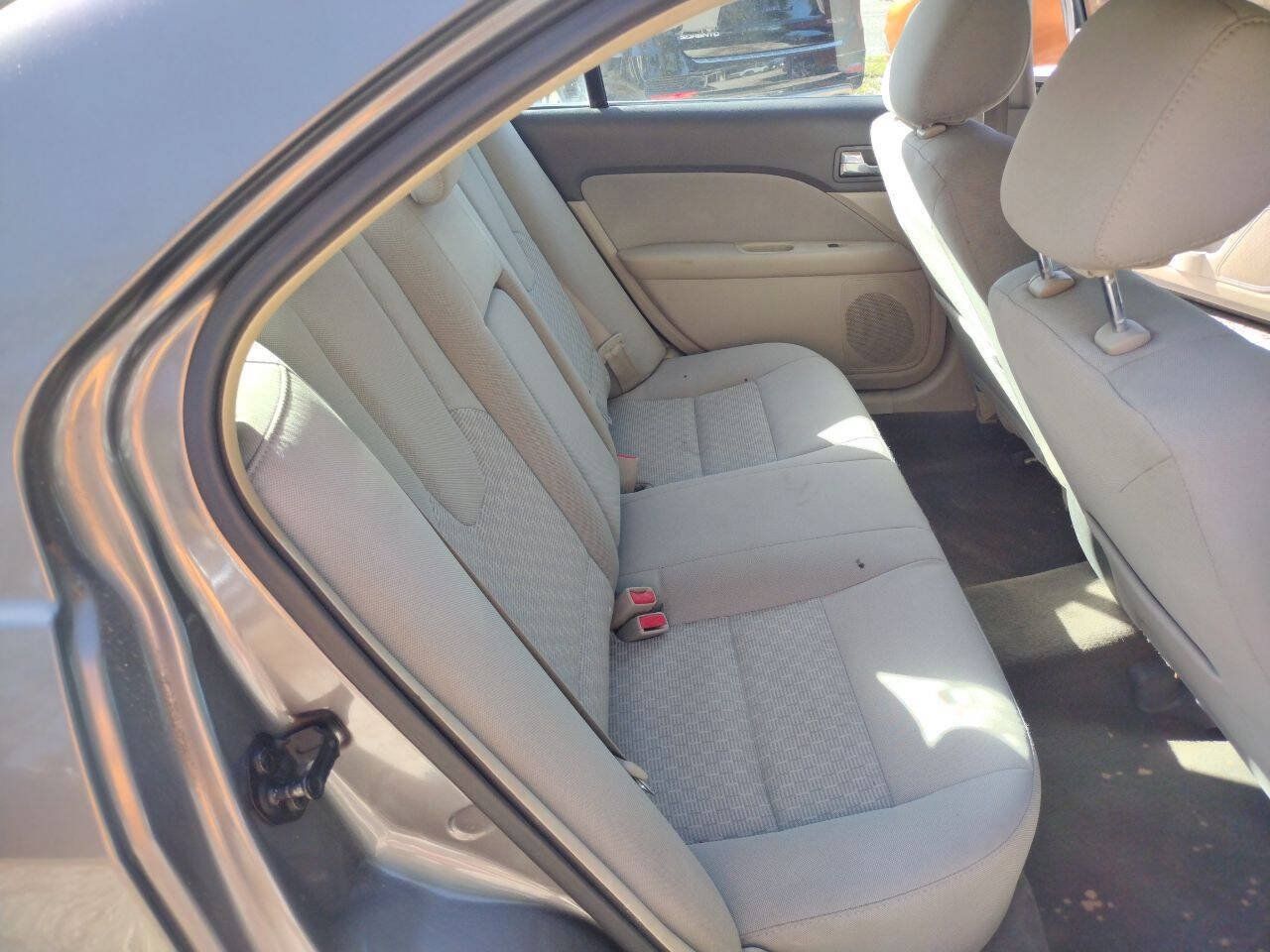 Used 2011 Ford Fusion SE w/ 201A Rapid Spec Order Code FWD image 11