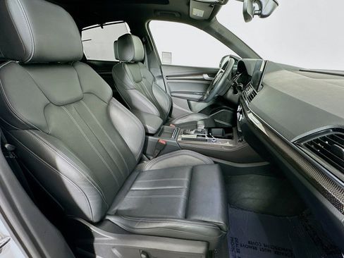 Used 2022 Audi SQ5 Prestige w/ Prestige Package image 8