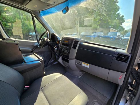 Used 2012 Mercedes-Benz Sprinter 2500 image 28