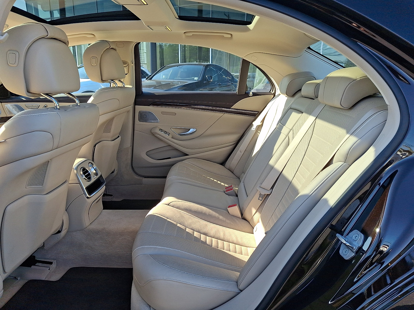 Used 2019 Mercedes-Benz S 560 4MATIC Sedan image 10