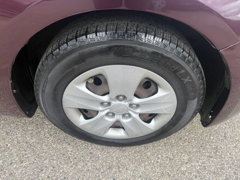 Used 2018 Kia Forte LX image 19