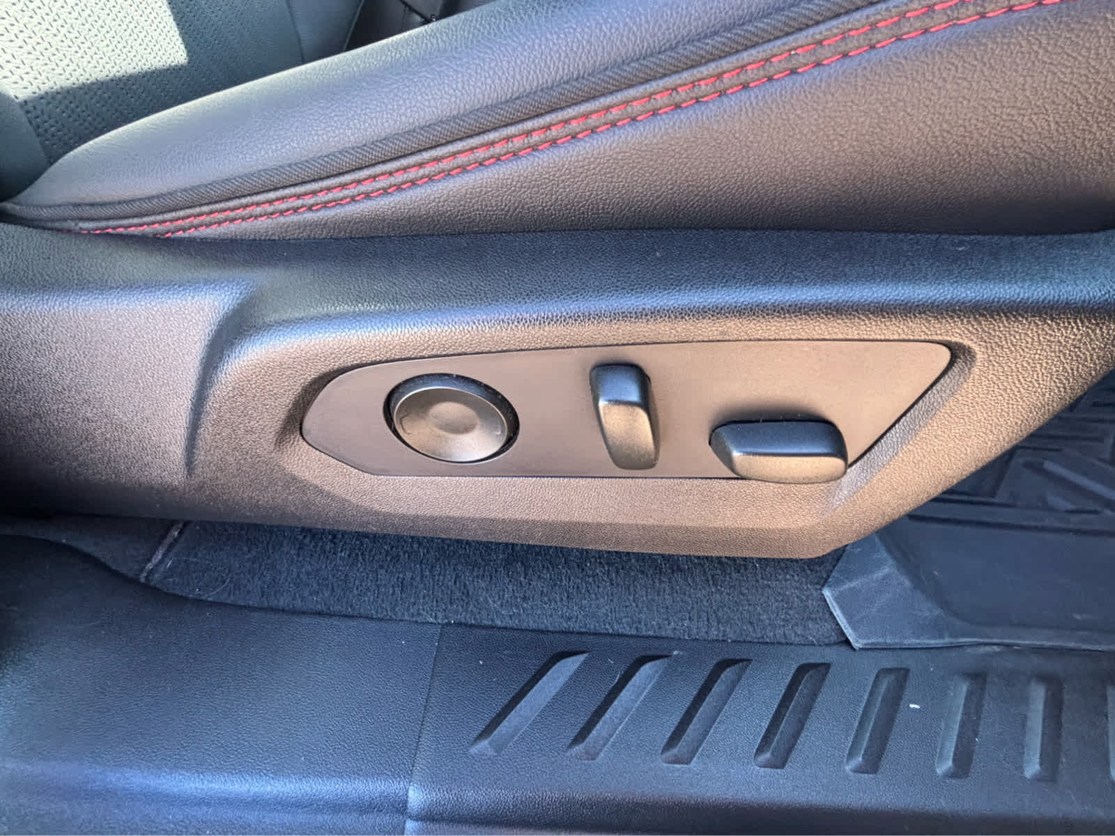 Used 2024 GMC Canyon AT4X AWD/4WD image 13