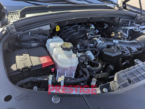 Used 2025 Jeep Grand Cherokee L Laredo RWD image 30