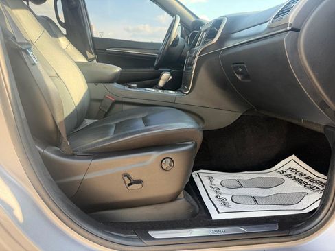 Used 2018 Jeep Grand Cherokee Limited AWD/4WD image 26