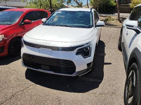 Used 2023 Kia Niro Wind FWD image 14