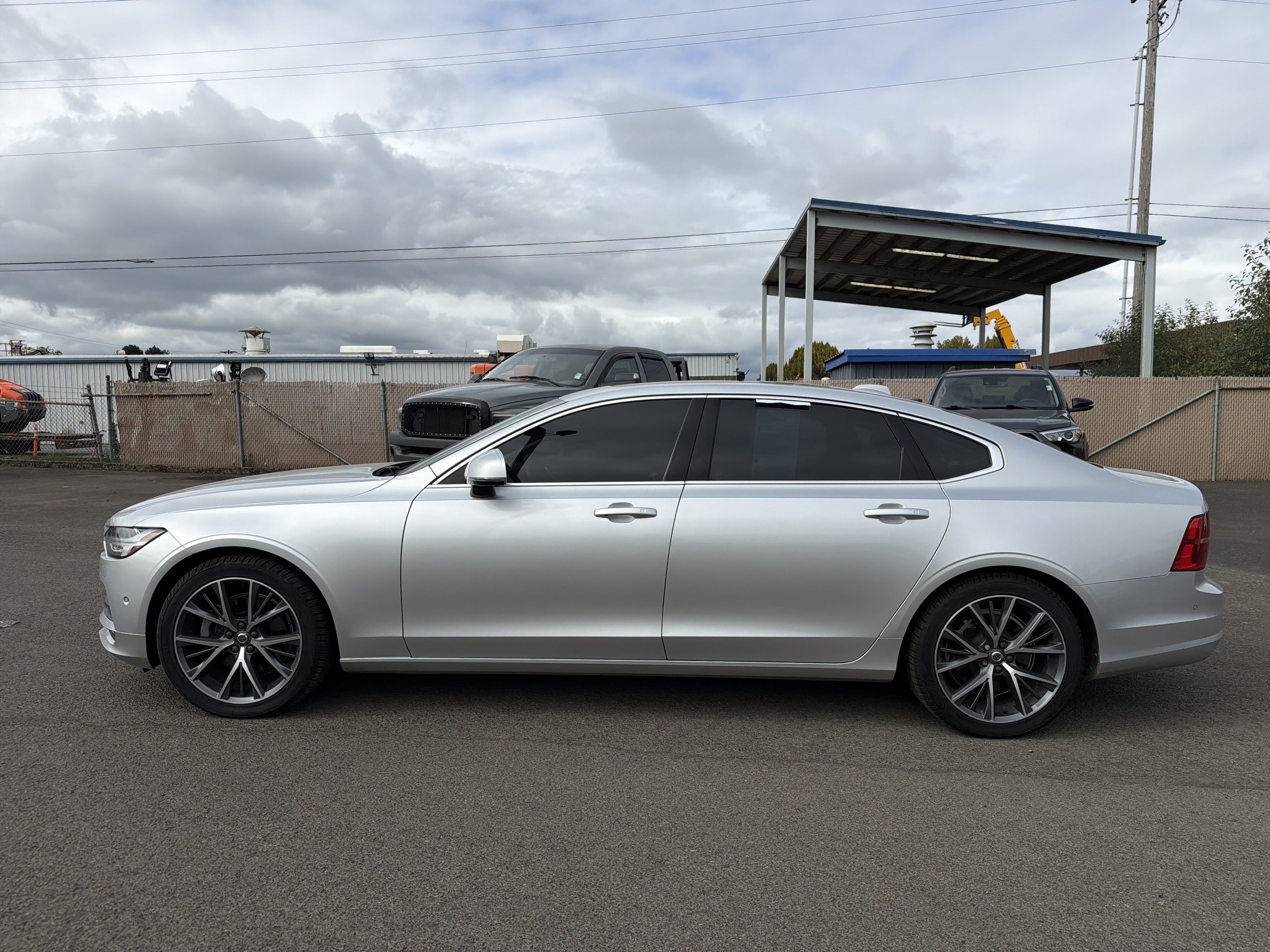 Used 2018 Volvo S90 T5 Momentum w/ Convenience Package AWD/4WD image 2