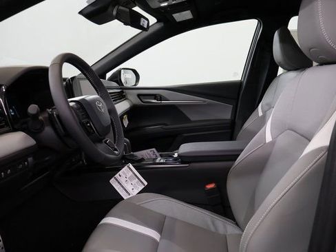 New 2026 Toyota Camry SE image 11