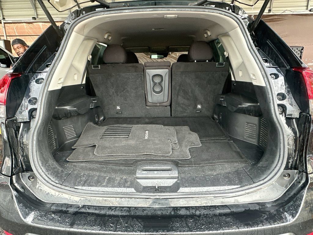 Used 2020 Nissan Rogue S FWD image 22