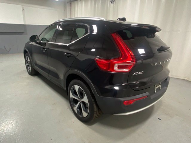 Certified 2024 Volvo XC40 B5 Core AWD/4WD image 2