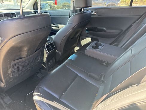 Used 2021 Kia Sportage EX w/ EX Technology Package image 10