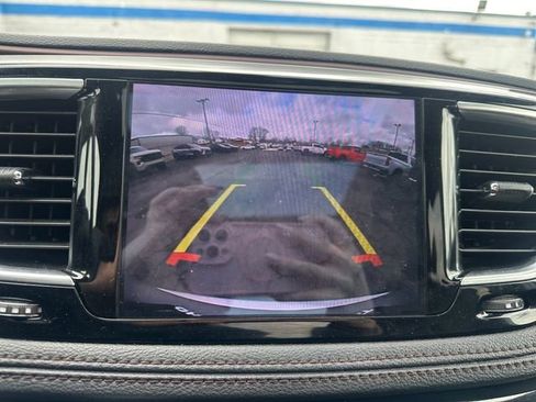 Used 2020 Chrysler Pacifica Limited image 28