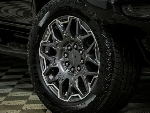 Used 2025 GMC Hummer EV 3X image 3