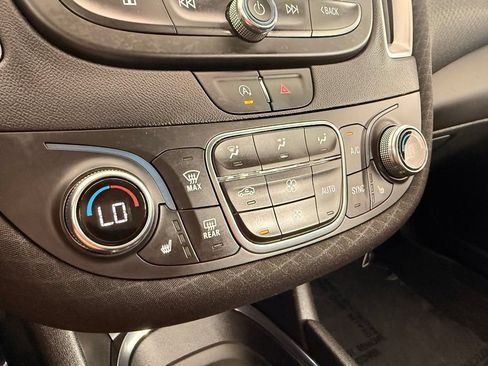 Used 2022 Chevrolet Malibu LT FWD image 34
