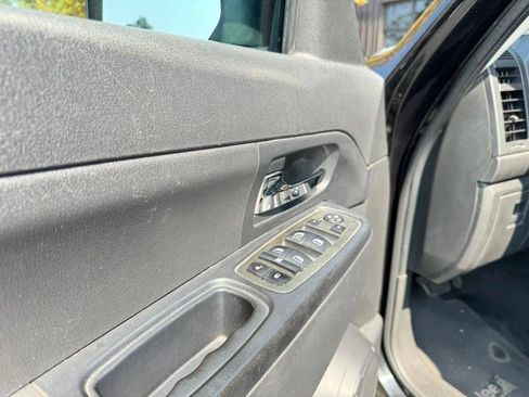 Used 2012 Jeep Liberty Sport AWD/4WD image 11