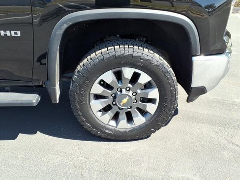 Used 2024 Chevrolet Silverado 2500 LT image 8