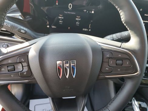 Used 2025 Buick Envista Avenir image 16