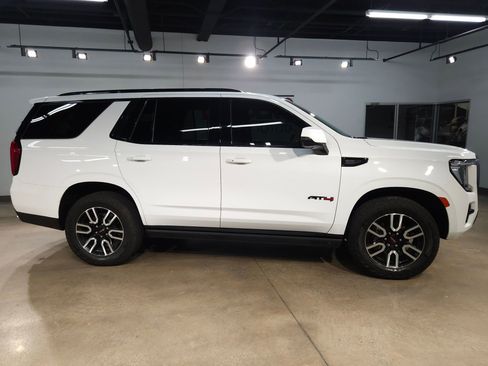 Used 2024 GMC Yukon AT4 w/ AT4 Premium Plus Package image 8