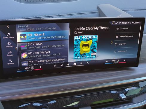 Used 2026 BMW X5 xDrive50e image 23