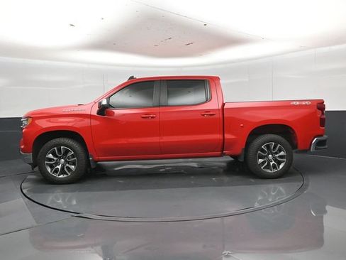 Used 2022 Chevrolet Silverado 1500 LT AWD/4WD image 30