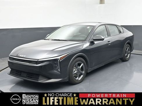Used 2025 Kia K4 FWD image 1