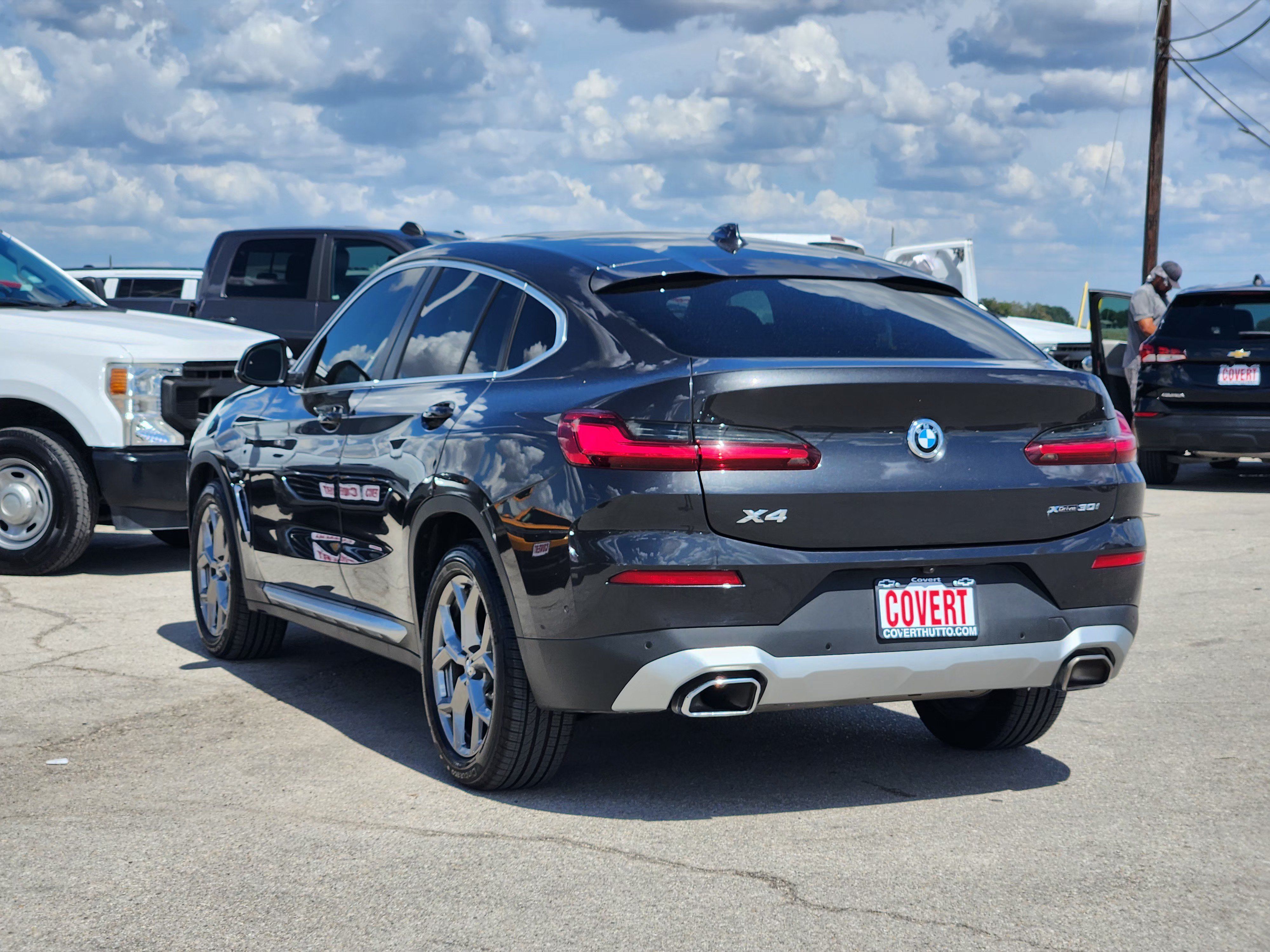 Used 2024 BMW X4 xDrive30i w/ Parking Assistance Package AWD/4WD image 5