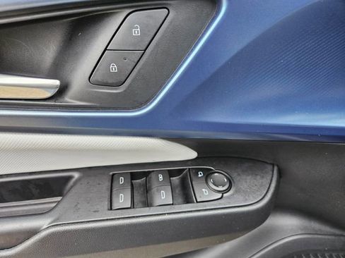 Used 2025 Chevrolet Equinox EV LT image 11