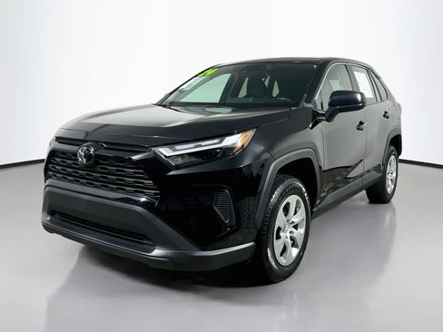 Used 2024 Toyota RAV4 LE AWD/4WD image 10