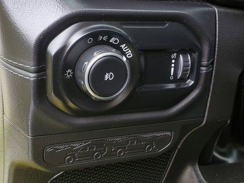 Used 2024 Jeep Wrangler Unlimited Rubicon image 18