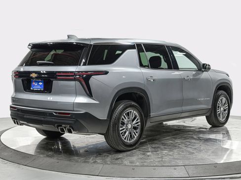 Used 2024 Chevrolet Traverse LS FWD image 7