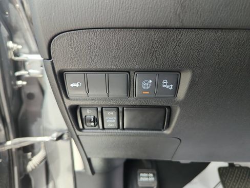 Used 2017 Nissan Armada Platinum w/ Captain Seat Package AWD/4WD image 41