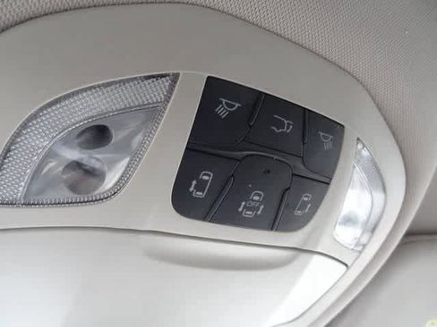 Used 2023 Chrysler Pacifica Touring-L FWD image 42