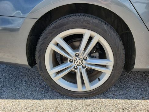 Used 2014 Volkswagen Passat TDI SE FWD image 5