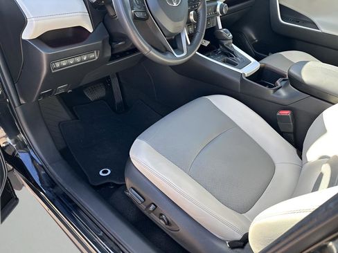 Used 2022 Toyota RAV4 Limited image 27