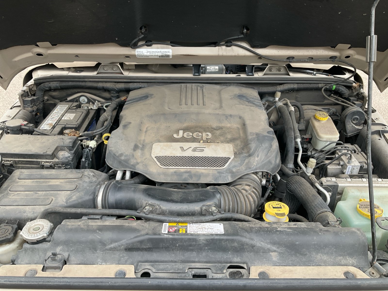 Used 2016 Jeep Wrangler Unlimited Rubicon AWD/4WD image 29